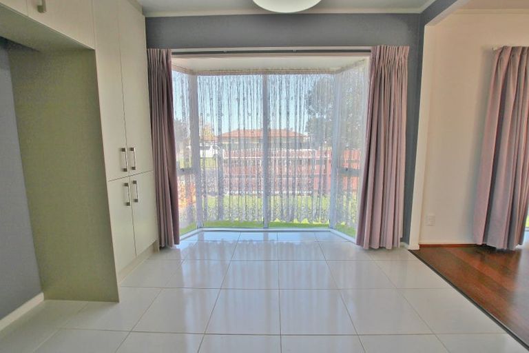 Photo of property in 436 Roscommon Road, Clendon Park, Auckland, 2103