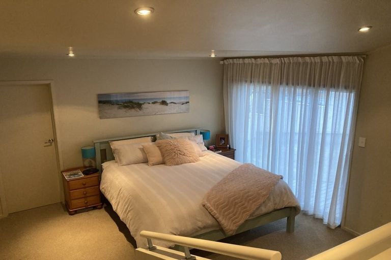 Photo of property in 4a Bemrose Place, Cockle Bay, Auckland, 2014