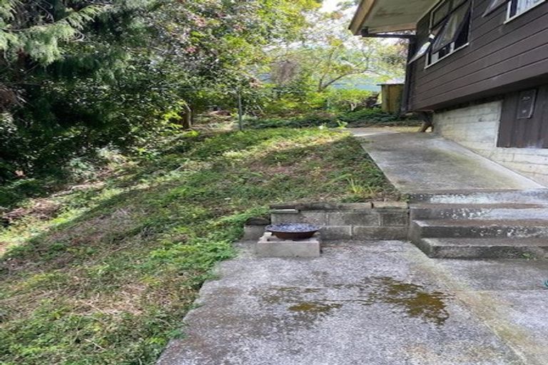 Photo of property in 153 Bleakhouse Road, Mellons Bay, Auckland, 2014