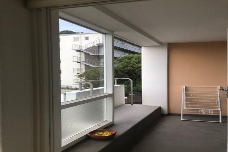 Photo of property in 4 Claremont Grove, Mount Victoria, Wellington, 6011