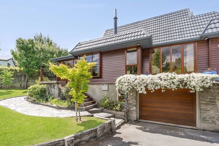 Photo of property in 18 Kowhai Drive, Wanaka, 9305