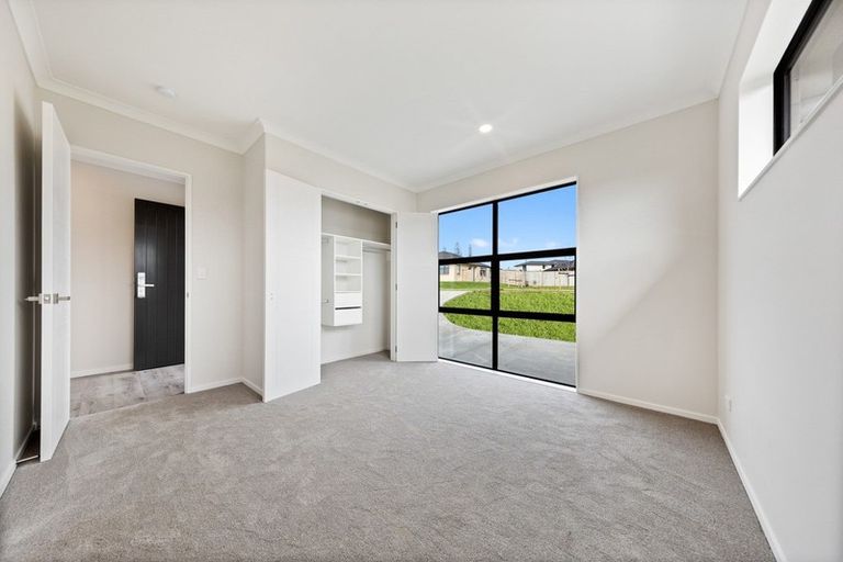 Photo of property in 12 Lippiatt Crescent, Pokeno, 2402