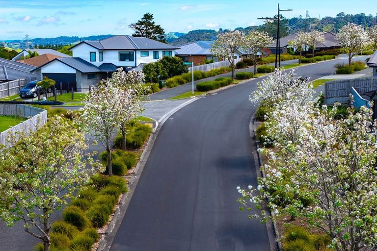 Photo of property in 6 Reserva Crescent, Kumeu, 0810