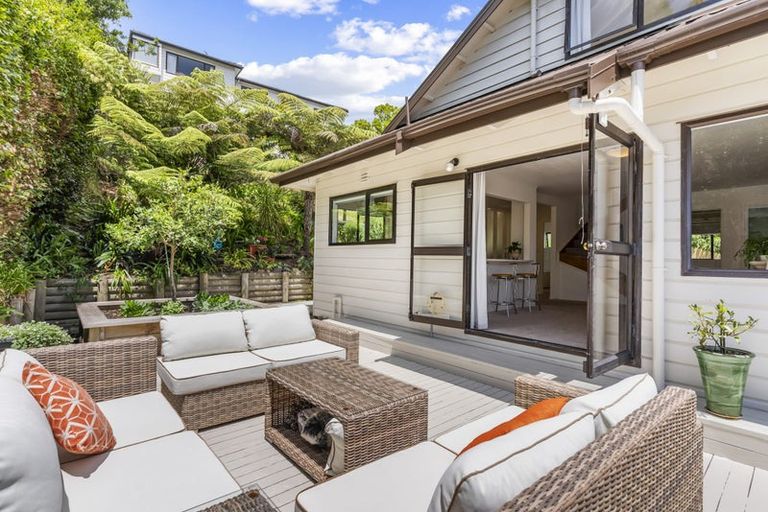 Photo of property in 5 Honeysuckle Lane, Mairangi Bay, Auckland, 0630