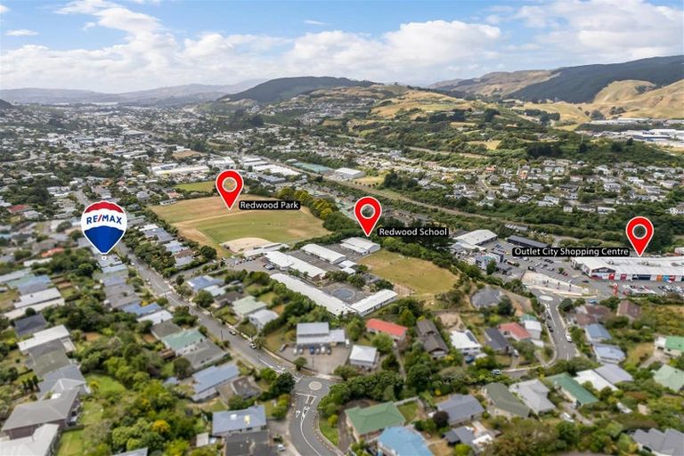Photo of property in 76 Redwood Avenue, Tawa, Wellington, 5028