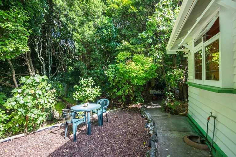 Photo of property in 15 Pingau Street, Paekakariki, 5034