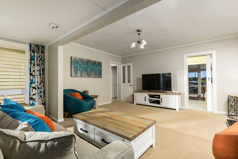 Photo of property in 3 Acacia Road, Torbay, Auckland, 0632