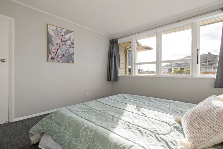 Photo of property in 2 Yeats Crescent, Fairfield, Hamilton, 3214