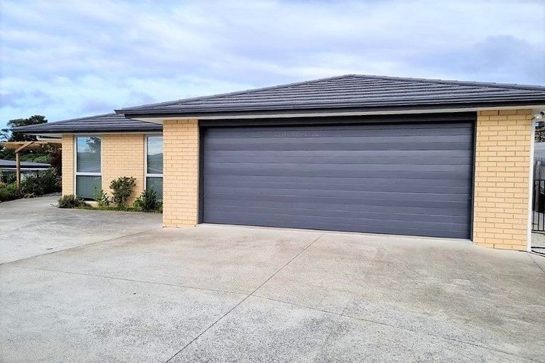 Photo of property in 8 Matuku Place, Mangawhai, 0505