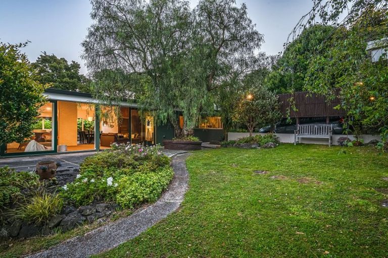 Photo of property in 230 Onewa Road, Birkenhead, Auckland, 0626