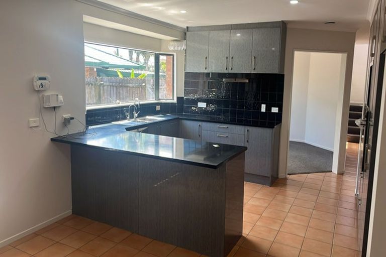 Photo of property in 16 Lamia Place, The Gardens, Auckland, 2105