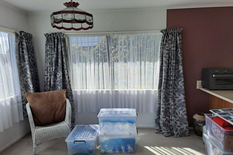 Photo of property in 1 Stella Drive, Clarks Beach, 2122