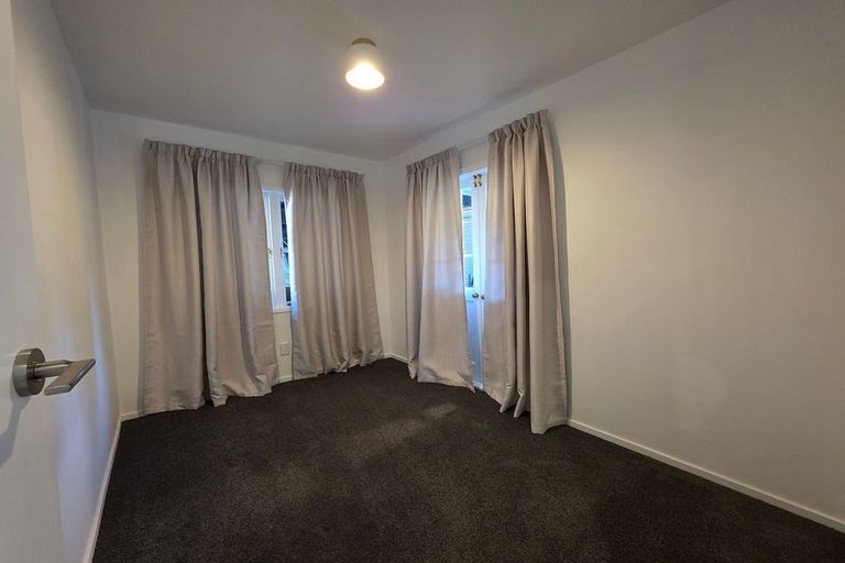 Photo of property in 2a Holiday Road, Stanmore Bay, Whangaparaoa, 0932