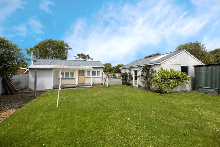 Photo of property in 4 Falcon Street, New Brighton, Christchurch, 8061