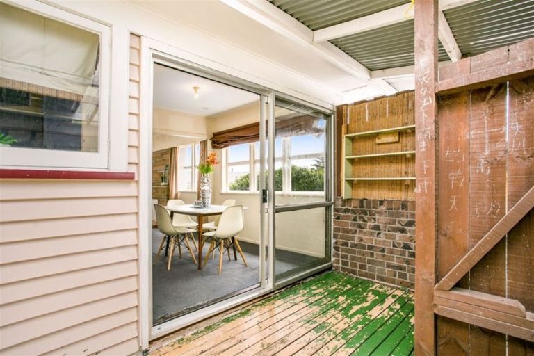 Photo of property in 11 Rowan Terrace, Te Atatu South, Auckland, 0610