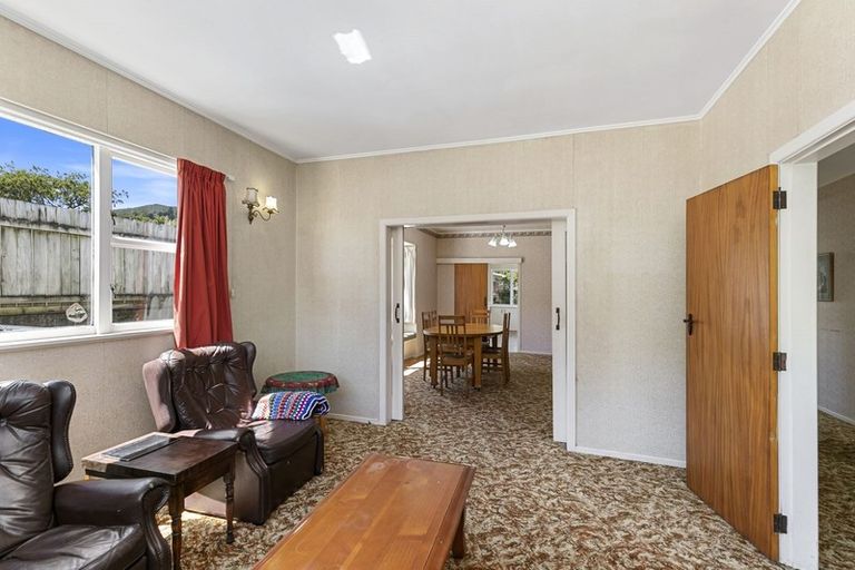 Photo of property in 24 Chamberlain Road, Karori, Wellington, 6012