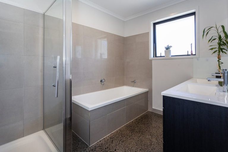 Photo of property in 103 Mcleod Road, South Head, Helensville, 0874