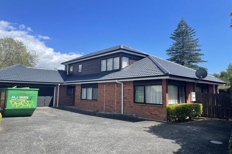 Photo of property in 16 Yarlside Place, Northpark, Auckland, 2013