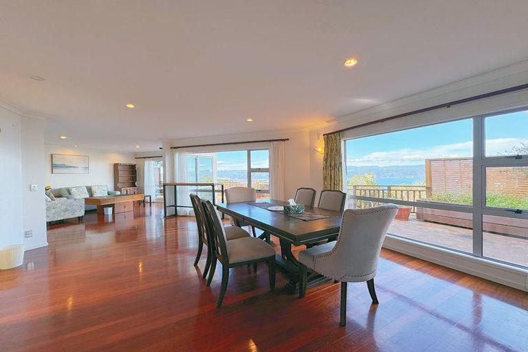 Photo of property in 40 Dress Circle, Newlands, Wellington, 6037