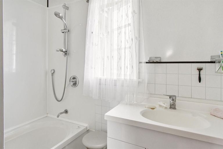 Photo of property in 18 Holmes Street, Waimate, 7924