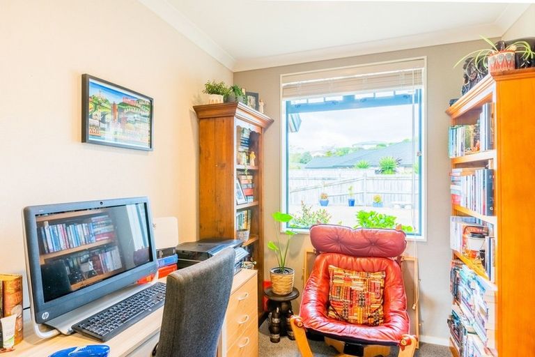 Photo of property in 54 Realm Drive, Paraparaumu, 5032