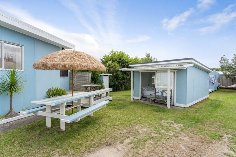 Photo of property in 132 Achilles Avenue, Whangamata, 3620