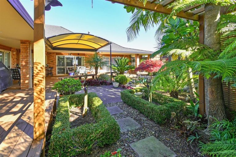 Photo of property in 22 Glencairn Place, Buckland, Pukekohe, 2677