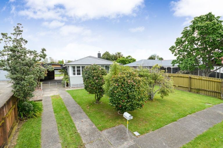 Photo of property in 33 Crewe Crescent, Hokowhitu, Palmerston North, 4410