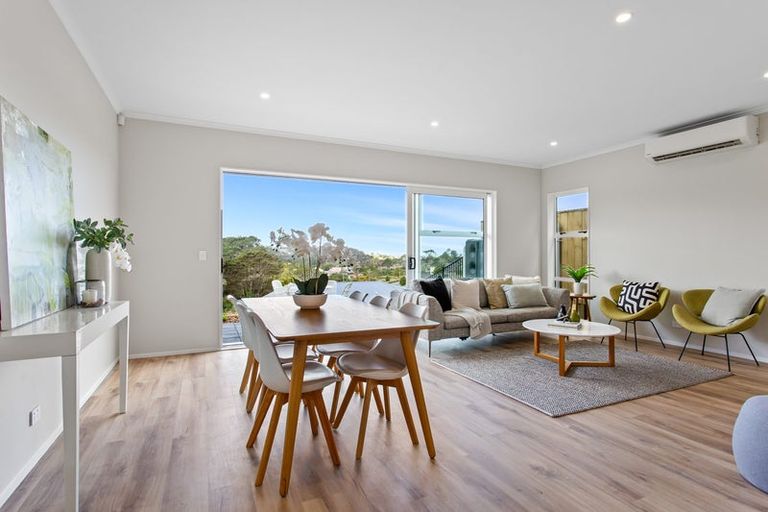 Photo of property in 27 William Calvert Drive, Swanson, Auckland, 0614