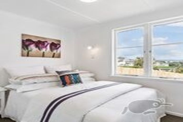 Photo of property in 53a Sylvan Crescent, Te Atatu South, Auckland, 0610