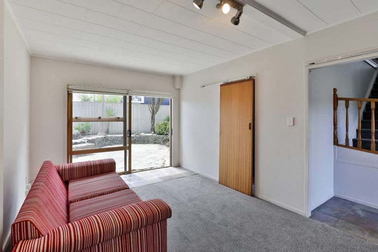 Photo of property in 1/27 Rangitoto Terrace, Milford, Auckland, 0620