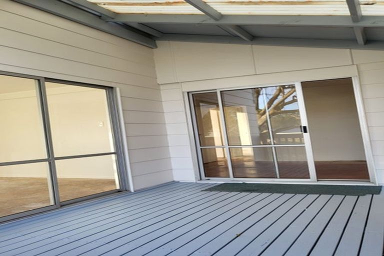 Photo of property in 38 Riverpark Crescent, Henderson, Auckland, 0610