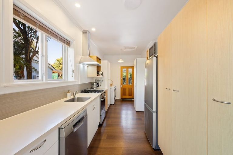 Photo of property in 350 Riverlaw Terrace, Saint Martins, Christchurch, 8022