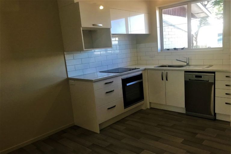 Photo of property in 2/66 Elizabeth Street, Riccarton, Christchurch, 8041