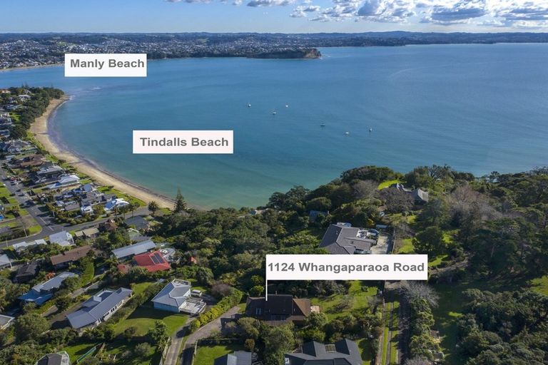 Photo of property in 1124 Whangaparaoa Road, Tindalls Beach, Whangaparaoa, 0930