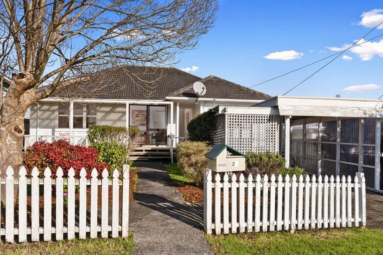Photo of property in 1/28 Neal Avenue, Glenfield, Auckland, 0629
