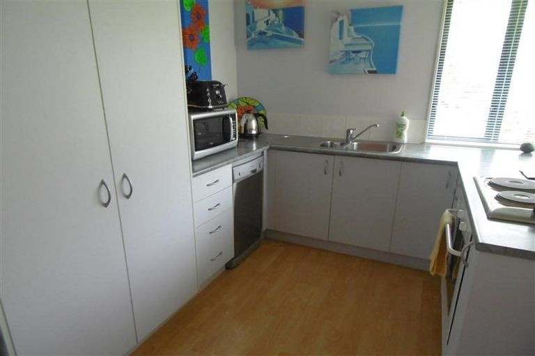 Photo of property in 6 Red Oak Place, Schnapper Rock, Auckland, 0632