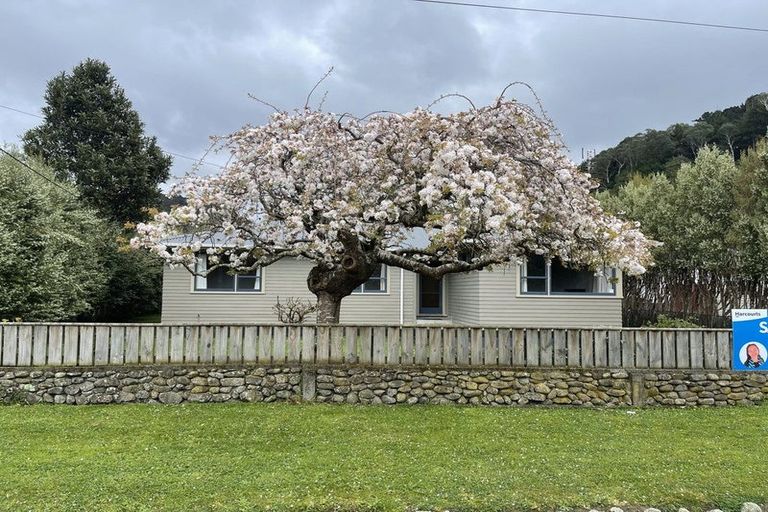 Photo of property in 22 Renall Street, Featherston, 5710