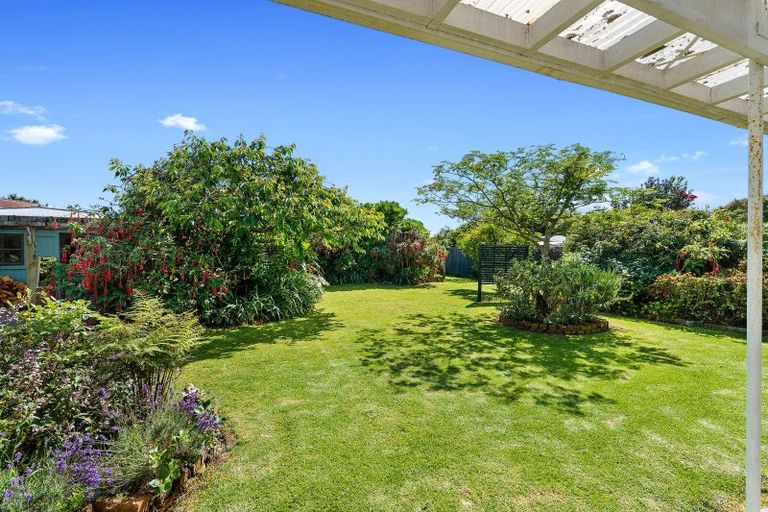 Photo of property in 32 Kiharoa Street, Otaki Beach, Otaki, 5512