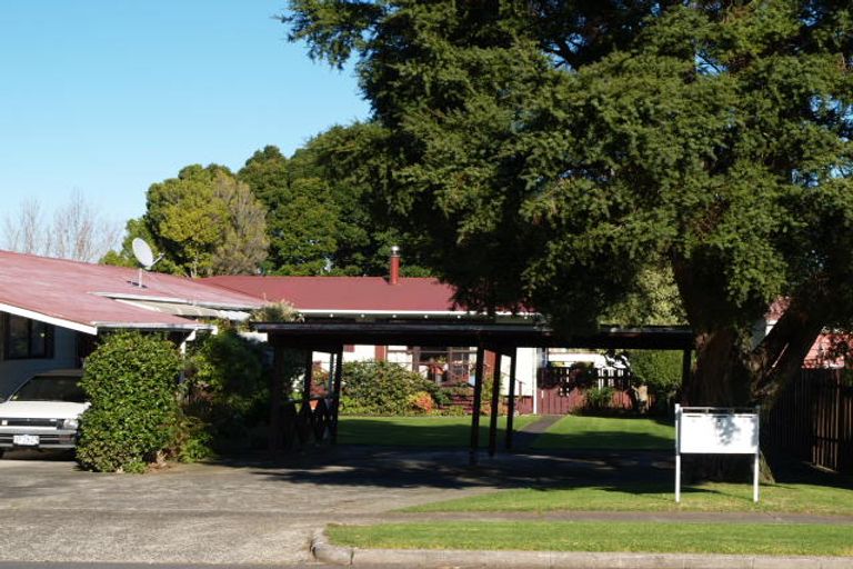 Photo of property in 2/56 Henwood Road, Mangere East, Auckland, 2024