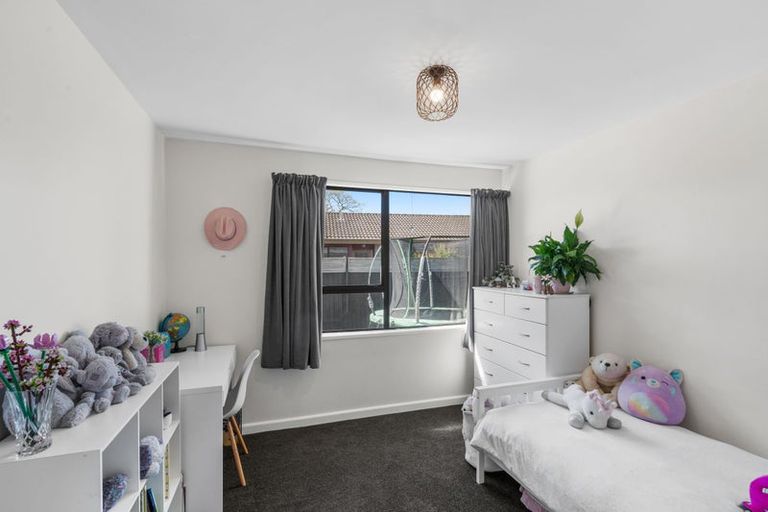 Photo of property in 72 Trafford Street, Harewood, Christchurch, 8051
