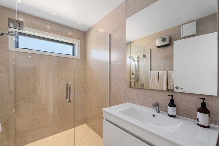 Photo of property in 9 Kirimoko Crescent, Wanaka, 9305