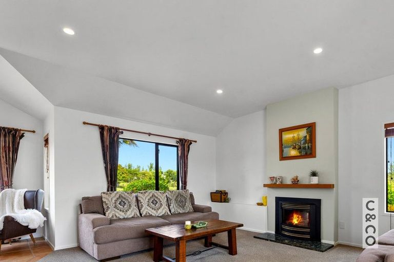 Photo of property in 1224 State Highway 16, Waimauku, 0883