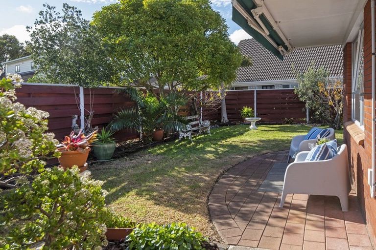 Photo of property in 2/3 Jern Place, Eastern Beach, Auckland, 2012