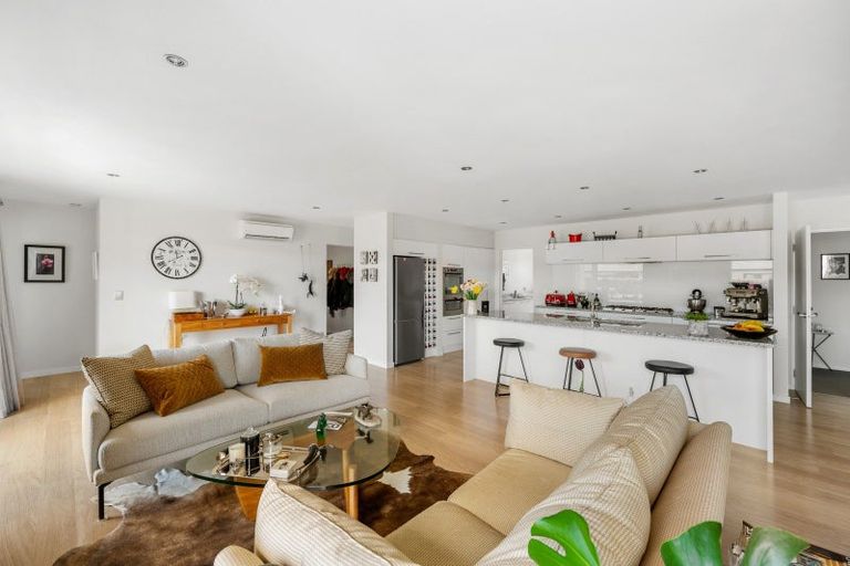 Photo of property in 4 Sunnyside Lane, Wanaka, 9305