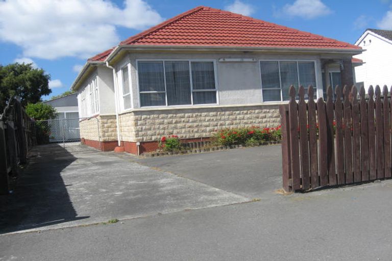 Photo of property in 327 Riccarton Road, Upper Riccarton, Christchurch, 8041