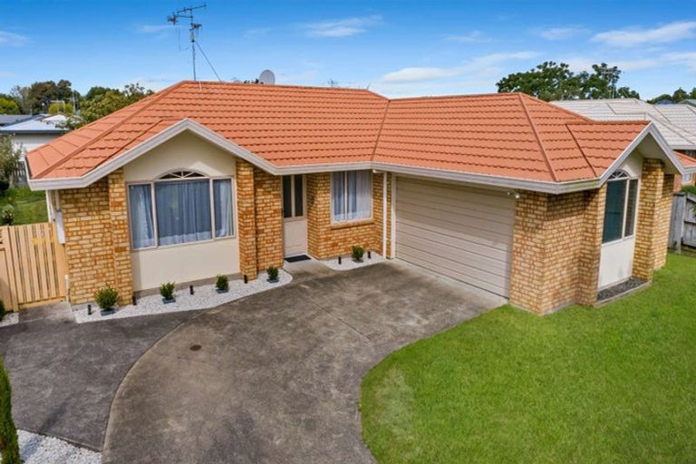 Photo of property in 10 Aldershot Place, Nawton, Hamilton, 3200