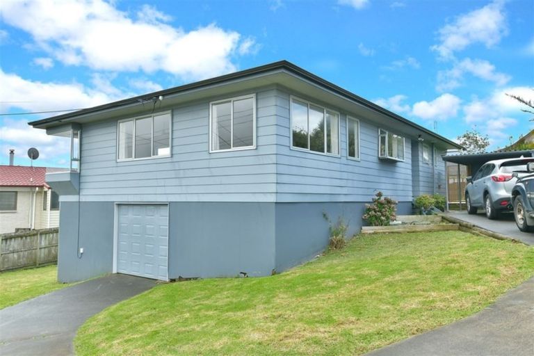 Photo of property in 111 Stanmore Bay Road, Stanmore Bay, Whangaparaoa, 0932