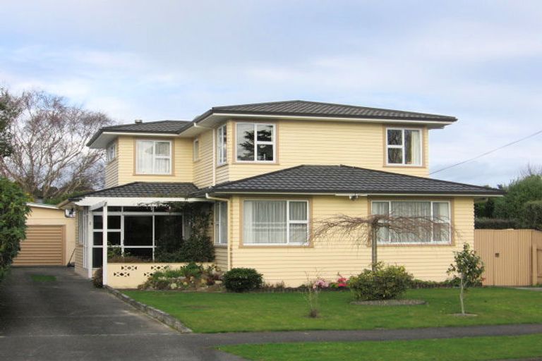 Photo of property in 9 Dorset Crescent, Hokowhitu, Palmerston North, 4410