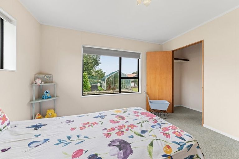 Photo of property in 5 Whakapaki Street, Urenui, 4375